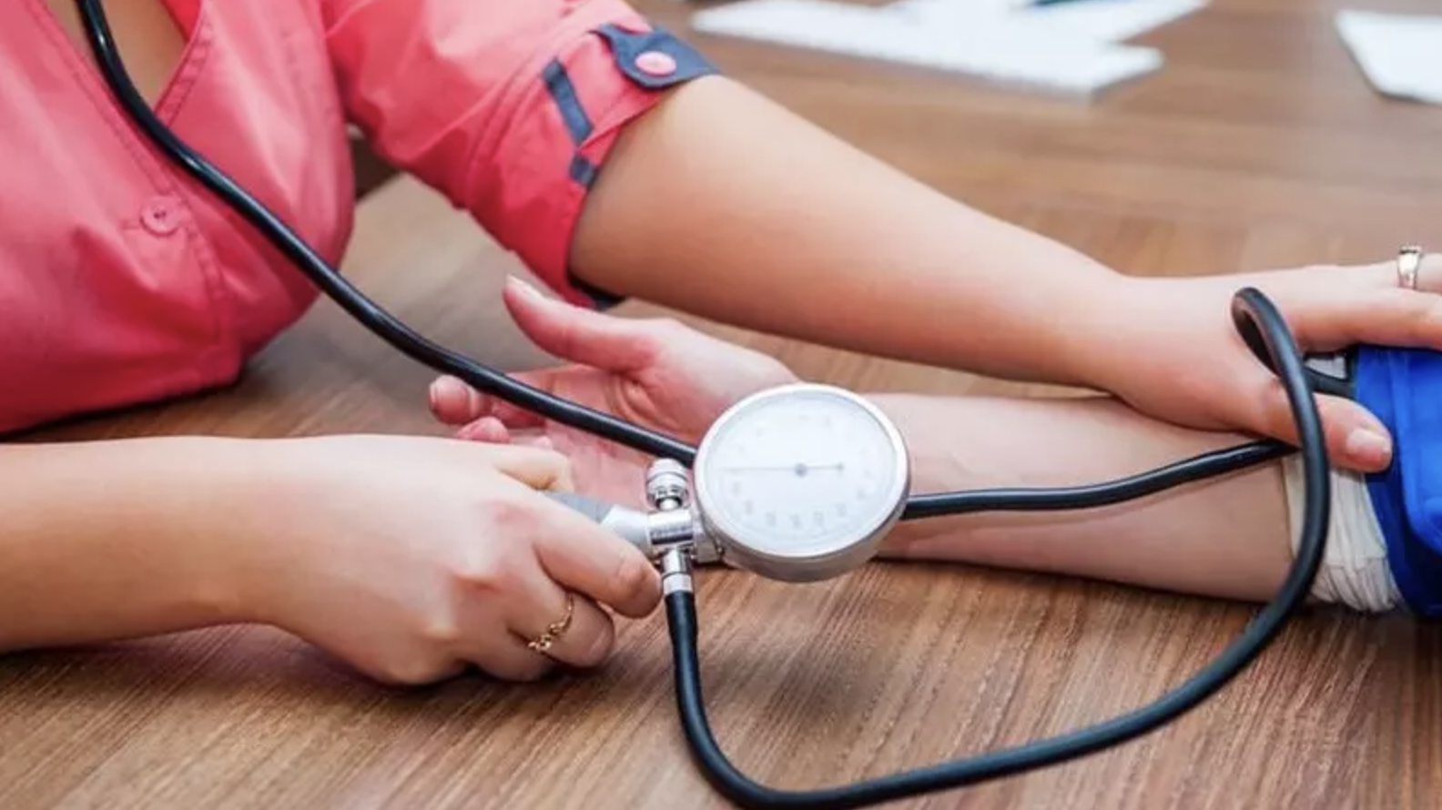 Loại rau mệnh danh l&agrave; "vi&ecirc;n canxi tự nhi&ecirc;n", lượng canxi cao hơn sữa v&agrave; đậu n&agrave;nh - Ảnh 2.