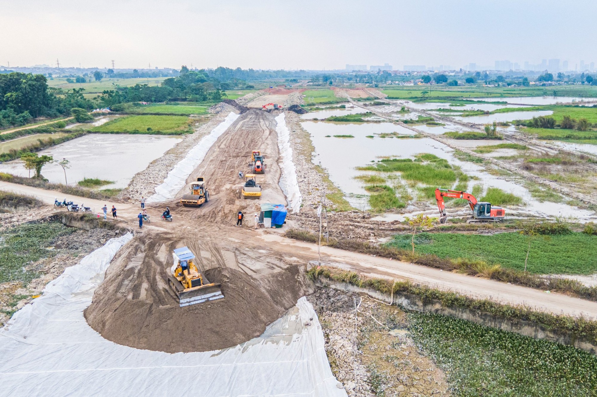 Giải ph&oacute;ng mặt bằng đường V&agrave;nh đai 4 đang được l&agrave;m đến đ&acirc;u? - Ảnh 1.