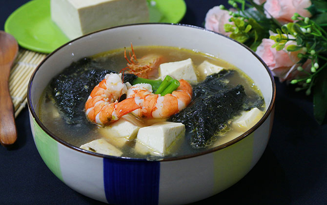 Loại rau "bảo bối" của người Nhật vừa gi&agrave;u canxi lại c&oacute; lượng vitamin A gấp 3 lần c&agrave; rốt - Ảnh 2.