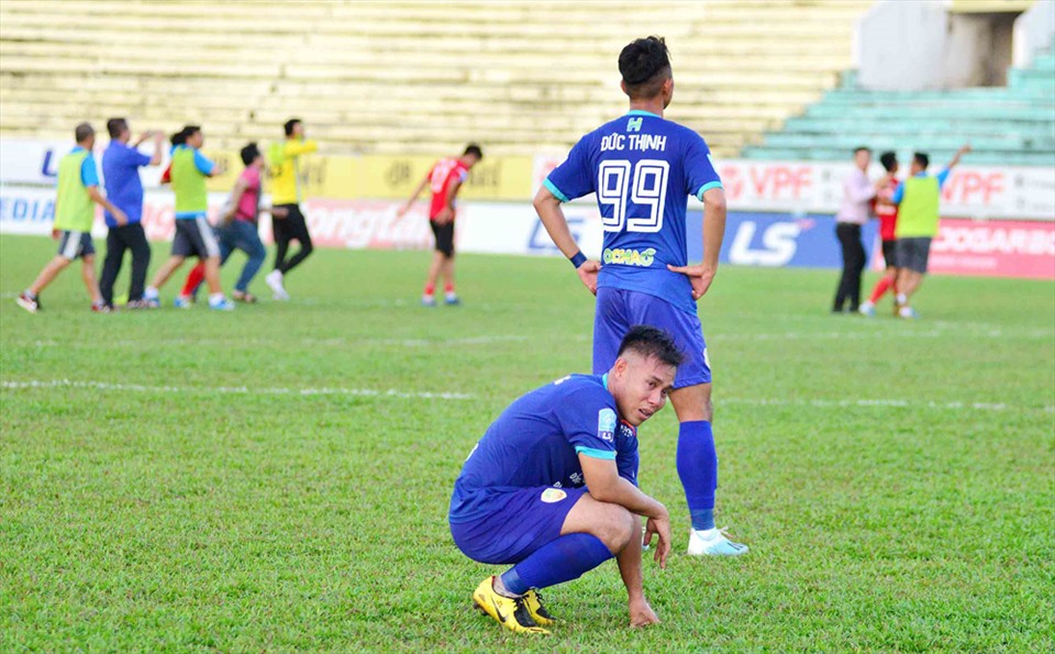 &ldquo;Bắt chước&rdquo; CLB MU, đội b&oacute;ng Việt Nam g&acirc;y sốt với loạt quy định hiếm thấy cho CĐV  - Ảnh 1.