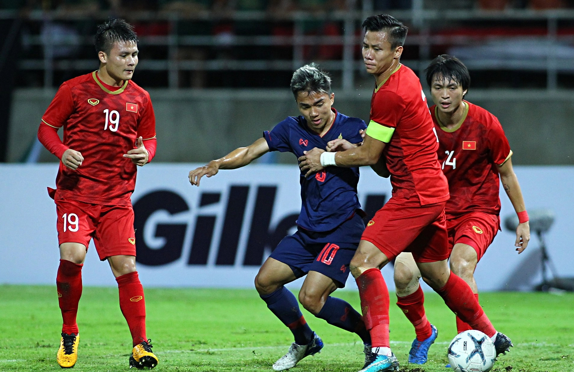Sao Th&aacute;i Lan từng khiến tuyển Việt Nam &ocirc;m hận ở AFF Cup kh&ocirc;ng dự giải đấu lớn nhất ch&acirc;u &Aacute; - Ảnh 1.
