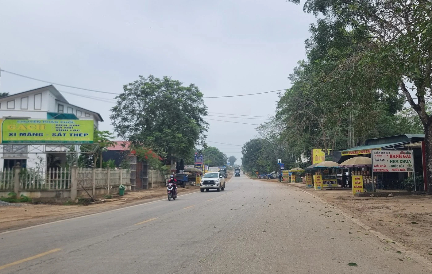 H&agrave;ng trăm hộ d&acirc;n miền n&uacute;i Thanh Ho&aacute; mong sớm n&acirc;ng cấp đường Hồ Ch&iacute; Minh- Ảnh 5.