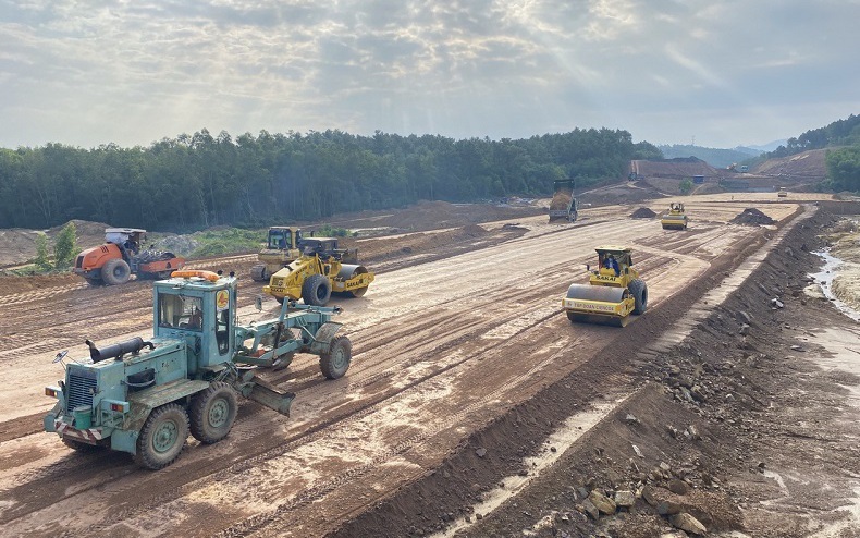 Bộ GTVT th&uacute;c loạt dự &aacute;n trọng điểm