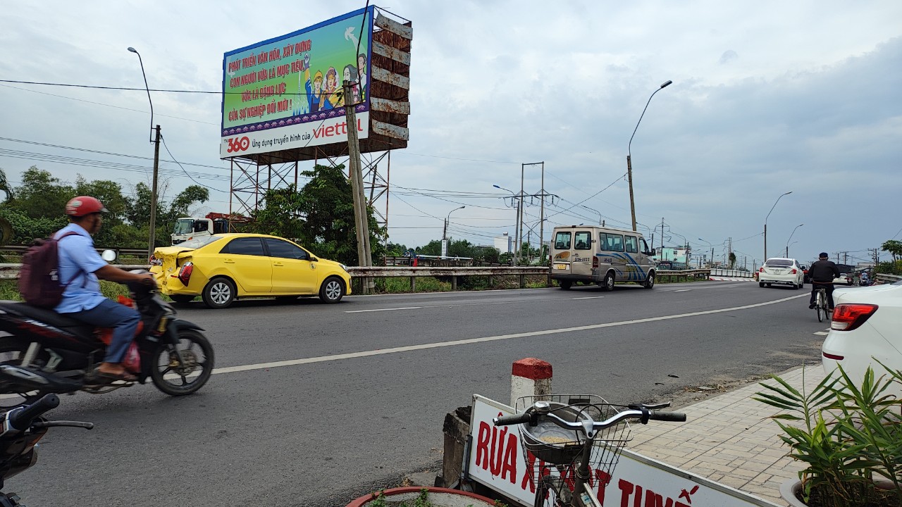Sau va chạm với &ocirc; t&ocirc; 4 chỗ, người đi xe đạp tử vong tại chỗ - Ảnh 1.