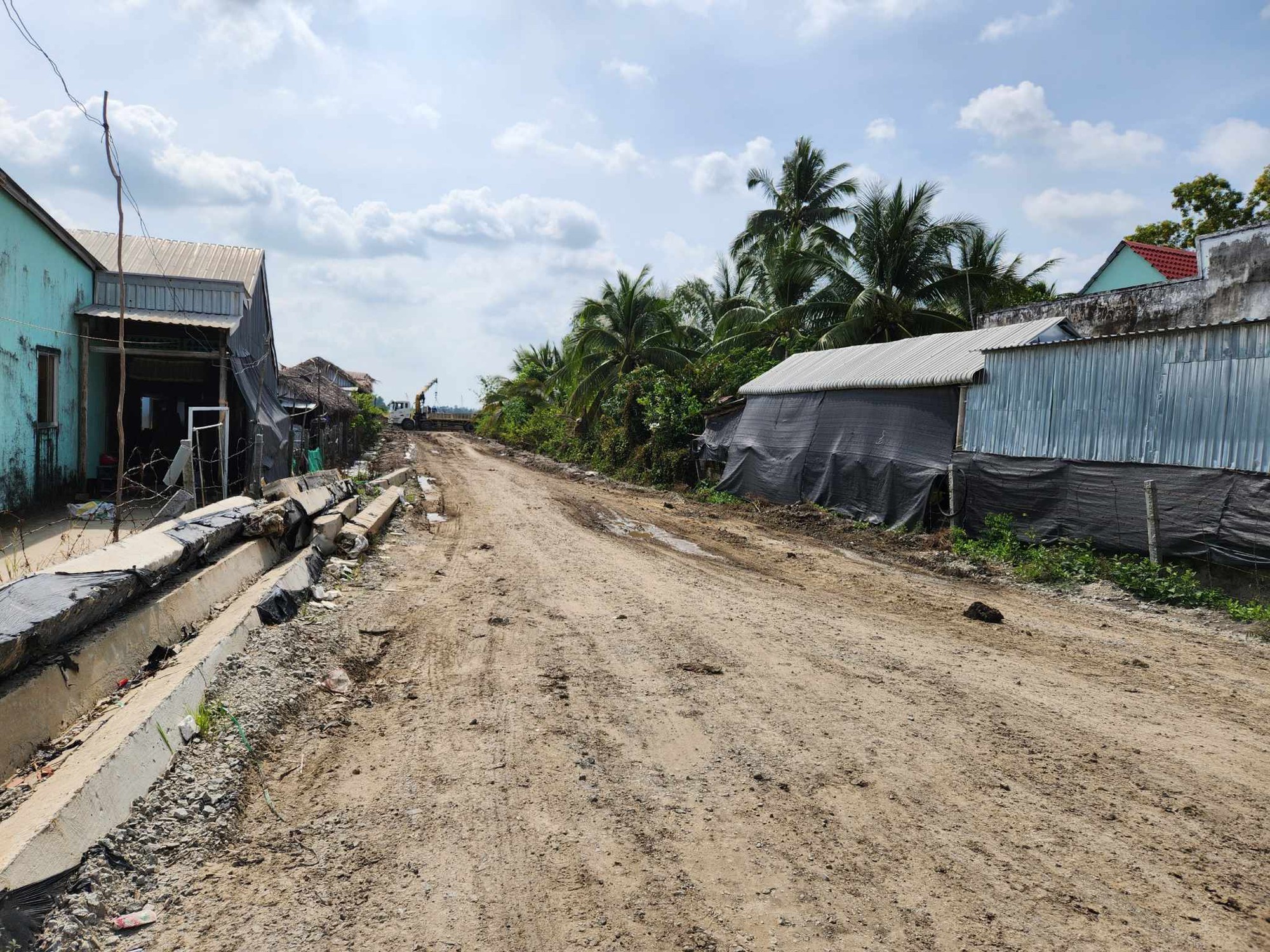 Kiên Giang sẽ cưỡng chế các hộ nhận tiền nhưng không giao mặt bằng cho cao tốc Bắc-Nam - Ảnh 1. Kiên Giang sẽ cưỡng chế các hộ nhận tiền nhưng không giao mặt bằng cho cao tốc Bắc-Nam - Ảnh 1.