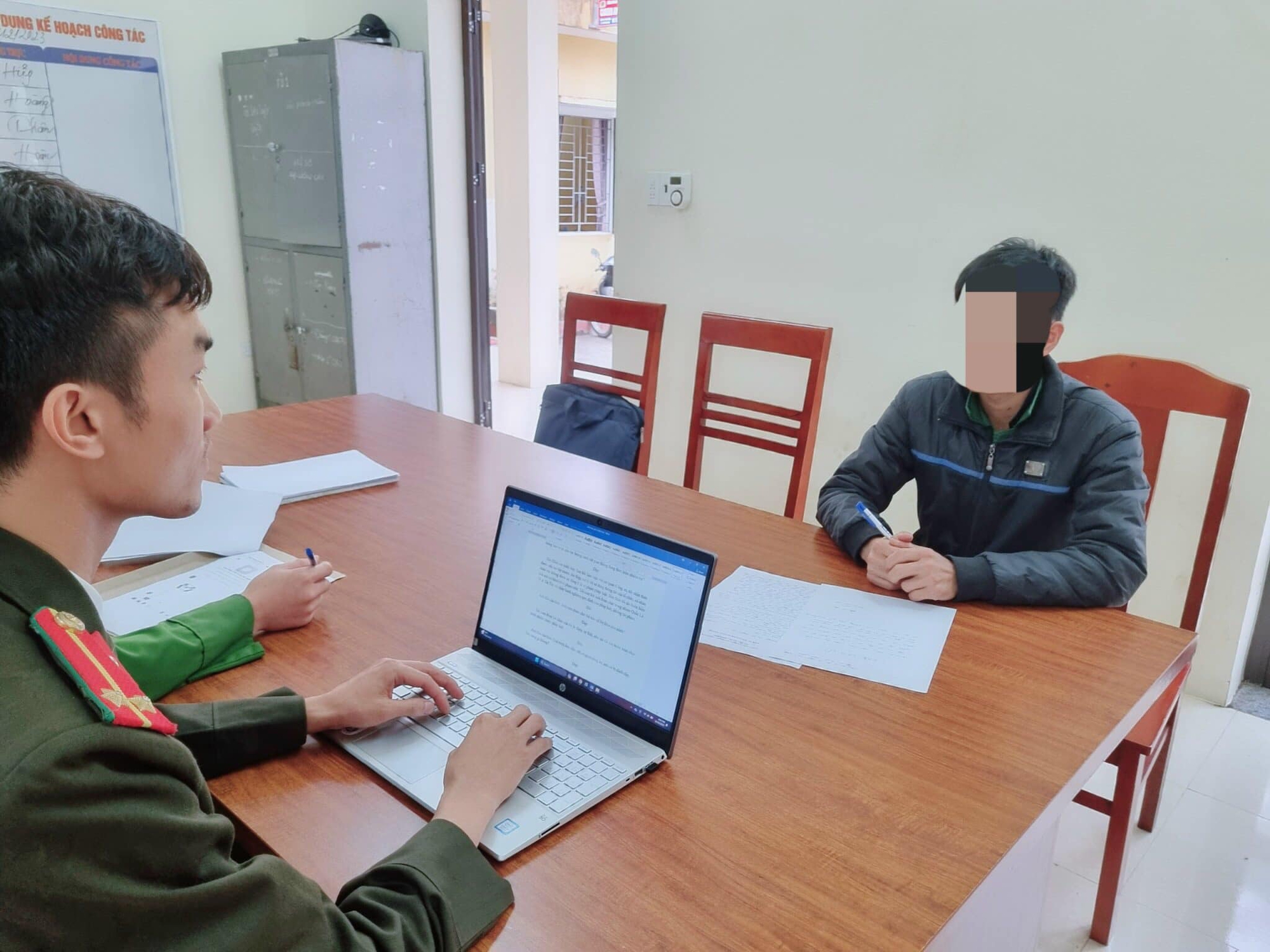 Y&ecirc;n B&aacute;i: Xử phạt 7,5 triệu đồng chủ admin lập nh&oacute;m chat b&aacute;o chốt CSGT tr&ecirc;n mạng x&atilde; hội - Ảnh 1.