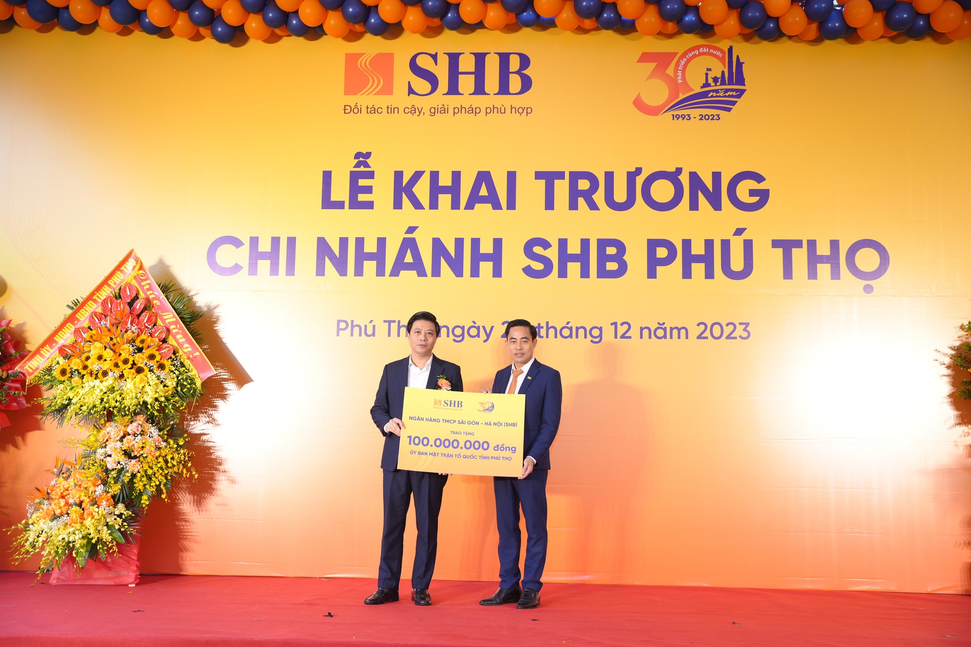 SHB mở mới li&ecirc;n tiếp hai chi nh&aacute;nh, th&acirc;m nhập thị trường t&agrave;i ch&iacute;nh Đ&ocirc;ng Bắc Bộ - Ảnh 4.