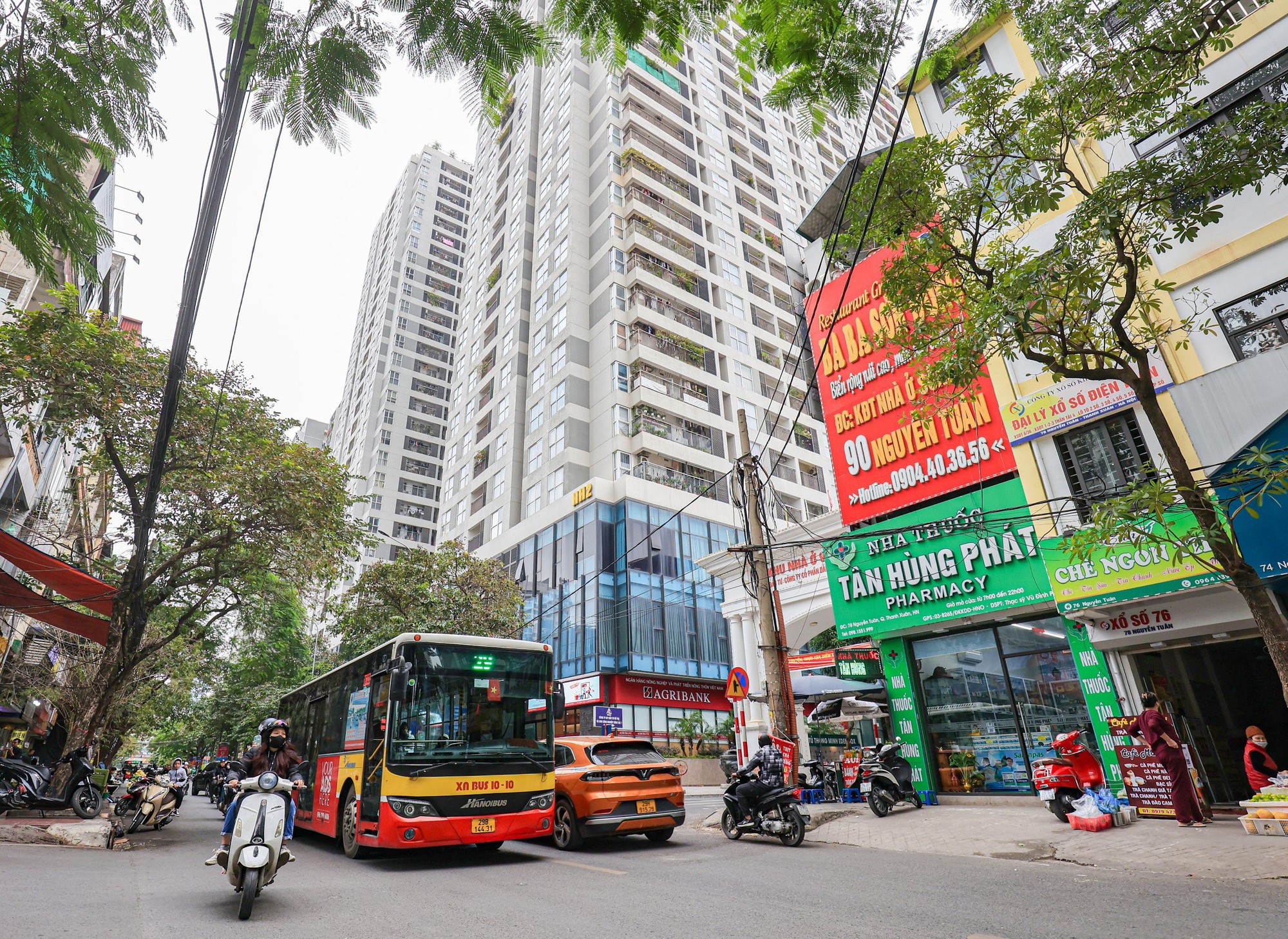 Cận cảnh đường Nguyễn Tuân sắp được chi 400 tỷ mở rộng mặt đường - Ảnh 5. Cận cảnh đường Nguyễn Tuân sắp được chi 400 tỷ mở rộng mặt đường - Ảnh 5.