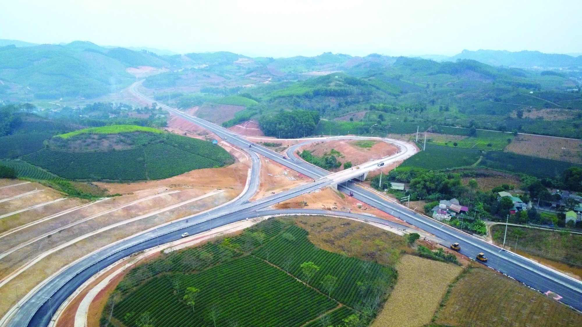 Đ&oacute;n cơ hội từ s&acirc;n bay, c&acirc;y cầu v&agrave; cao tốc ngh&igrave;n tỷ - Ảnh 4.