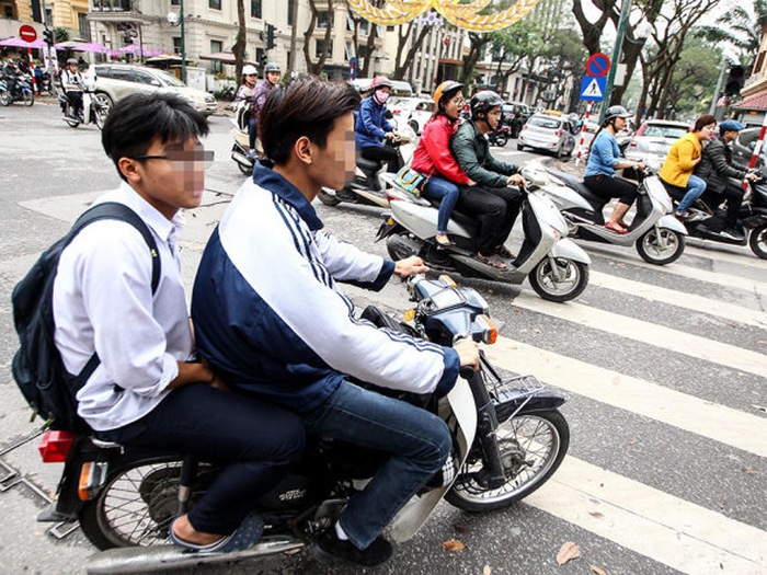 Thủ tướng: Xử lý người đứng đầu nếu để xảy ra TNGT phức tạp ở lứa tuổi học sinh - Ảnh 1. Thủ tướng: Xử lý người đứng đầu nếu để xảy ra TNGT phức tạp ở lứa tuổi học sinh - Ảnh 1.