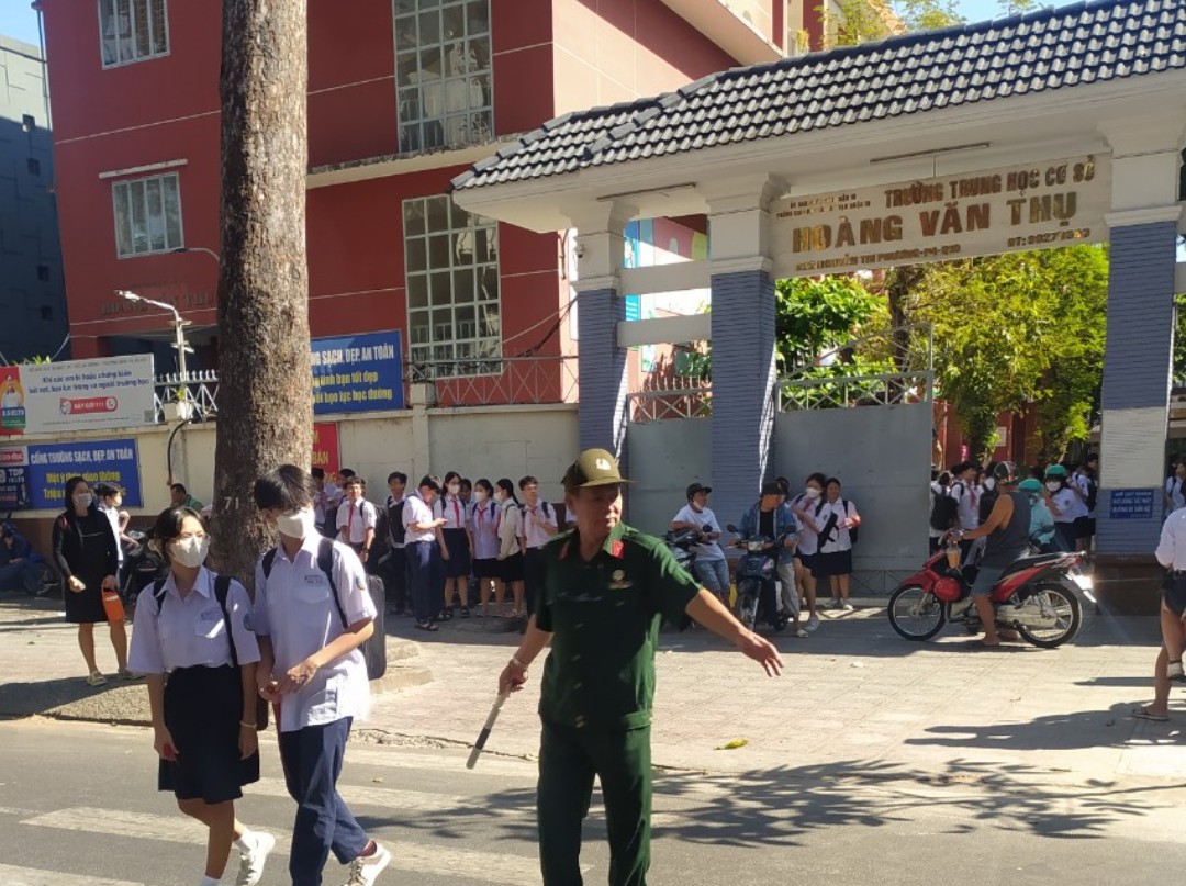 Cựu chiến binh giúp trật tự an ninh tại địa phương - Ảnh 1. Cựu chiến binh giúp trật tự an ninh tại địa phương - Ảnh 1.