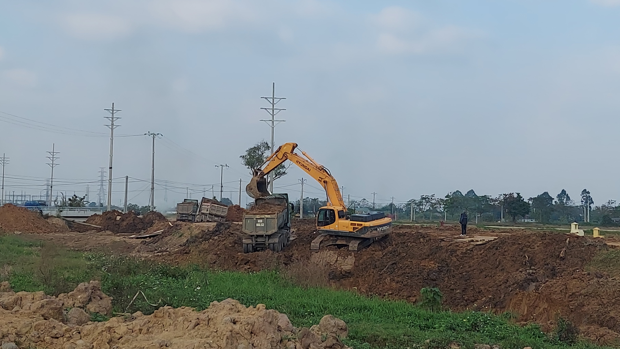 Vĩnh Ph&uacute;c: Xe "vua" n&aacute;o loạn huyện Vĩnh Tường - Ảnh 8.