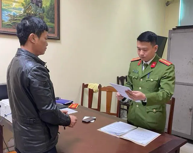 Bắt Ph&oacute; trưởng ph&ograve;ng T&agrave;i nguy&ecirc;n v&agrave; M&ocirc;i trường huyện ở Ph&uacute; Thọ - Ảnh 1.