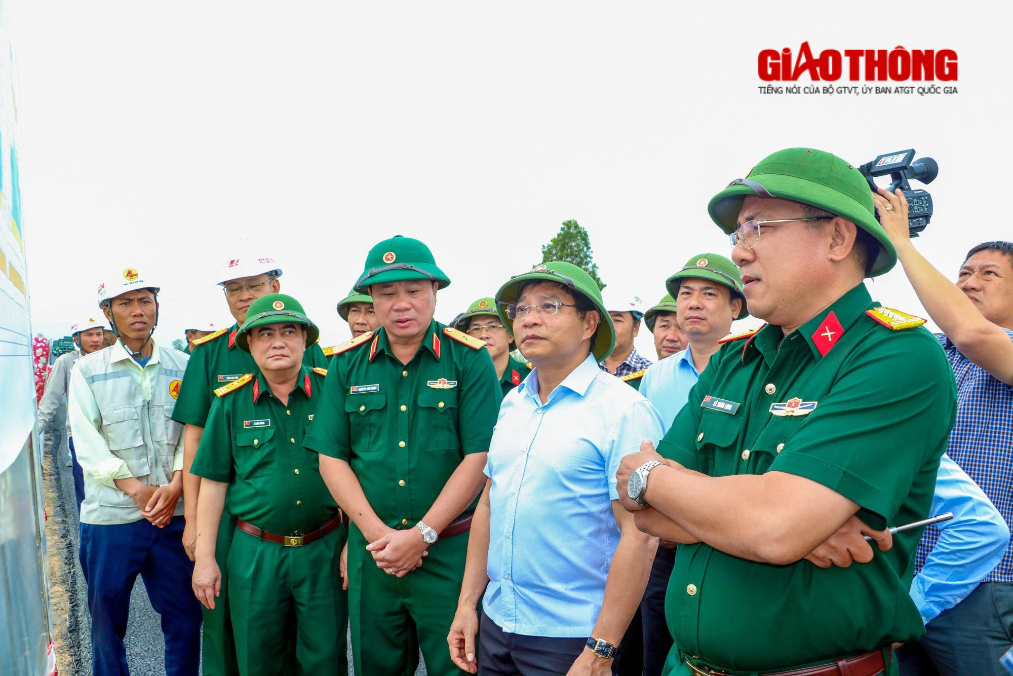 Dấu ấn 120 ng&agrave;y đ&ecirc;m thi c&ocirc;ng cao tốc Mỹ Thuận - Cần Thơ - Ảnh 2.