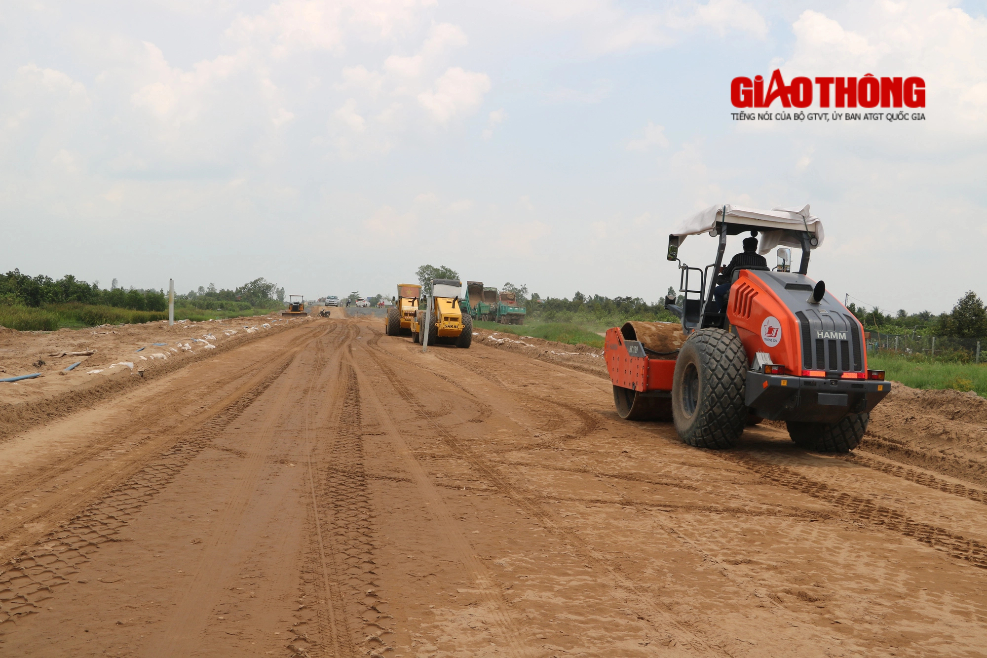 Dấu ấn 120 ng&agrave;y đ&ecirc;m thi c&ocirc;ng cao tốc Mỹ Thuận - Cần Thơ - Ảnh 3.