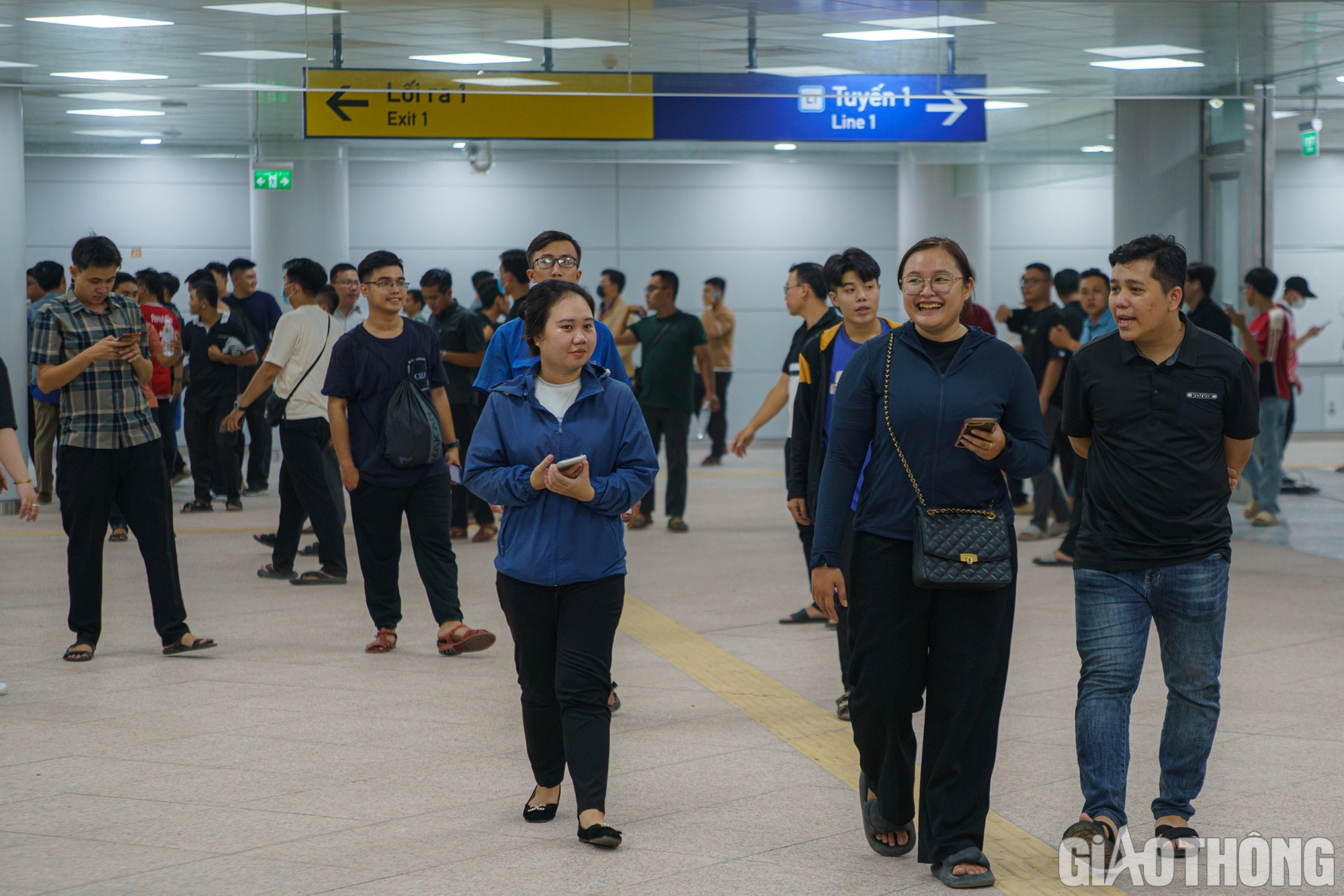 Hơn 4.000 người diễn tập cứu nạn trong ga ngầm Bến Thành - Ảnh 1. Hơn 4.000 người diễn tập cứu nạn trong ga ngầm Bến Thành - Ảnh 1.