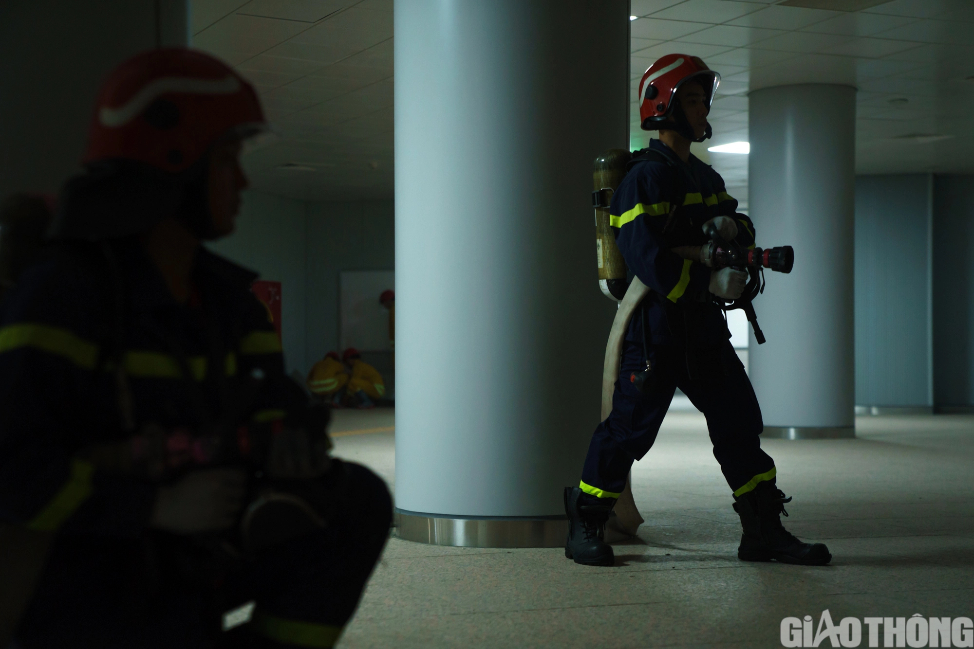 Hơn 4.000 người diễn tập cứu nạn trong ga ngầm Bến Thành - Ảnh 15. Hơn 4.000 người diễn tập cứu nạn trong ga ngầm Bến Thành - Ảnh 15.