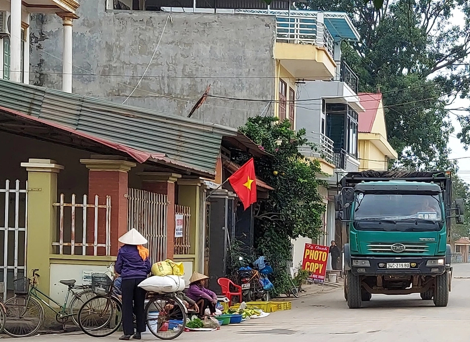 Vĩnh Ph&uacute;c: Xe "vua" n&aacute;o loạn huyện Vĩnh Tường - Ảnh 12.