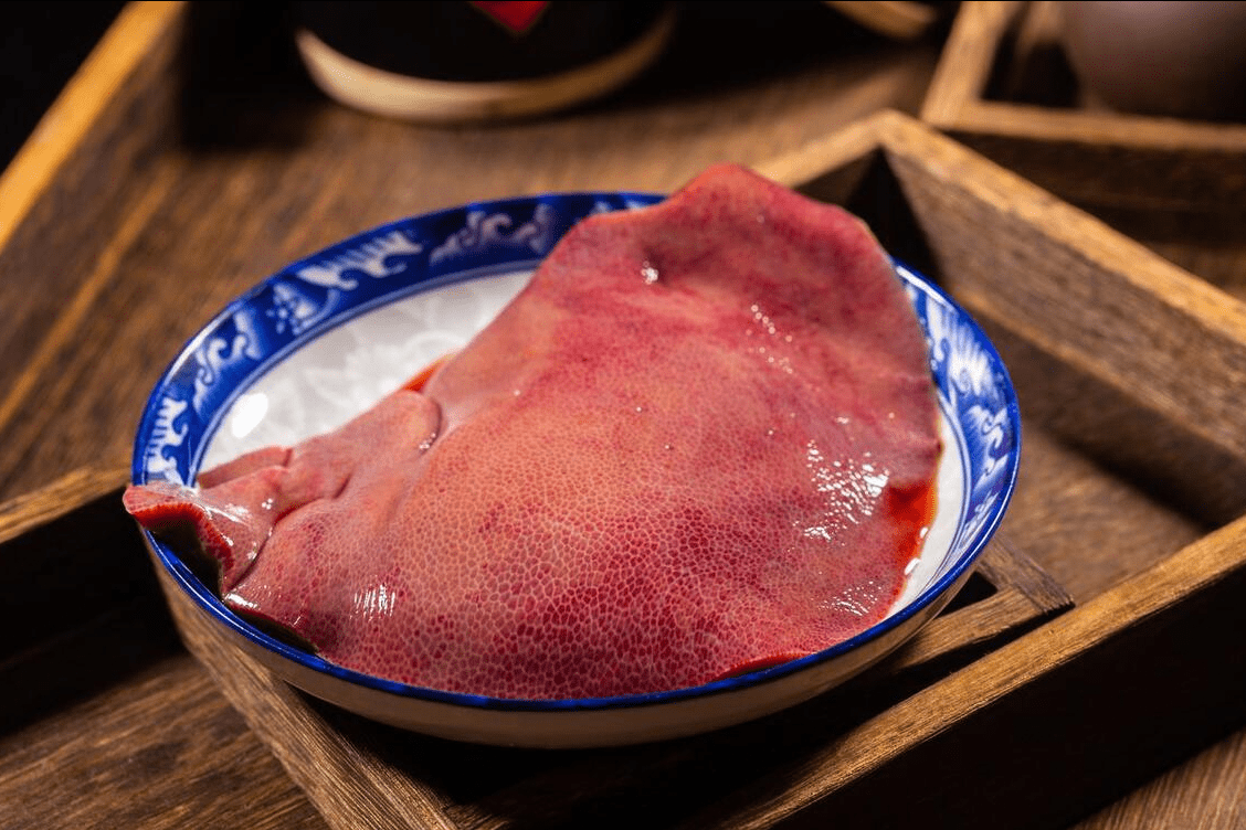 Loại củ "vua" ngo&agrave;i đen trong trắng ăn ngon lại dưỡng phổi, bổ m&aacute;u            - Ảnh 3.