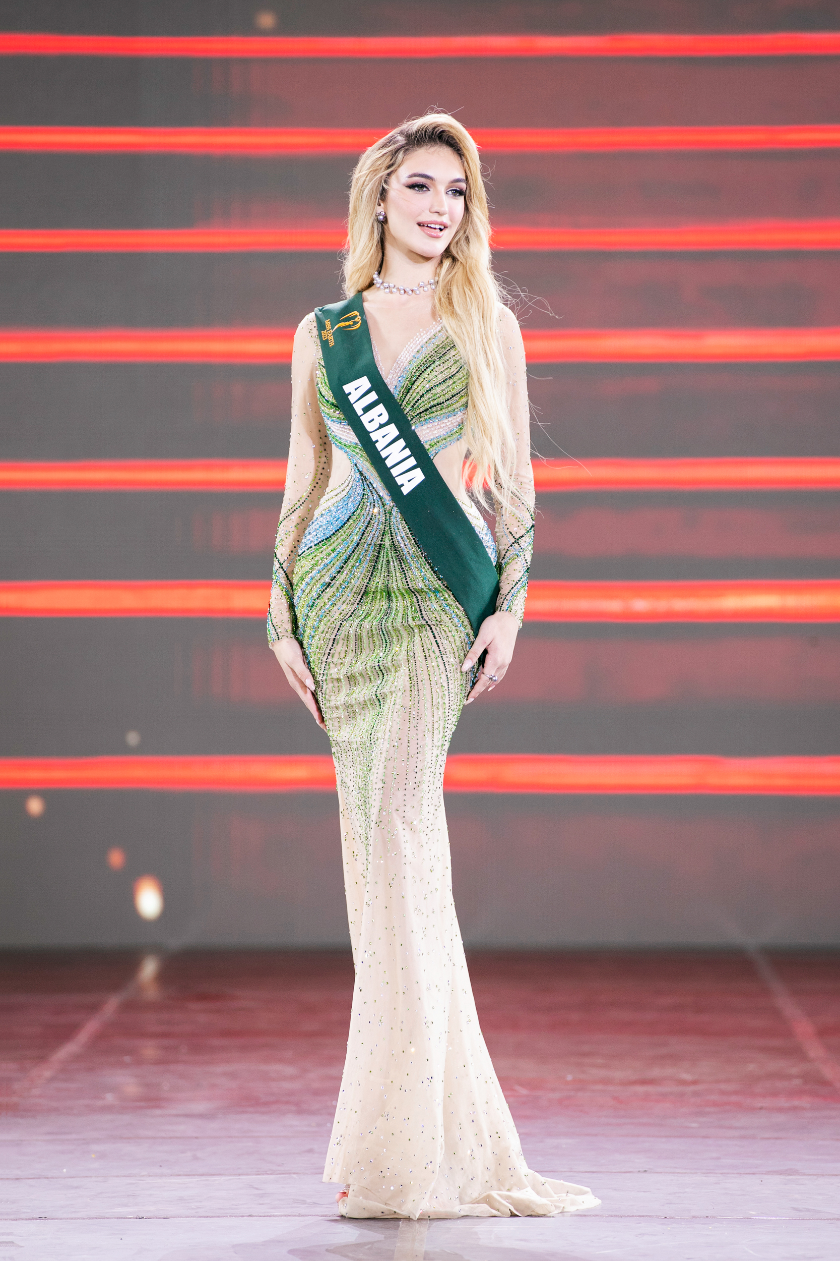 Top 8 Miss Earth 2023 lộ diện: Đại diện Việt Nam Đỗ Lan Anh được gọi t&ecirc;n - Ảnh 11.