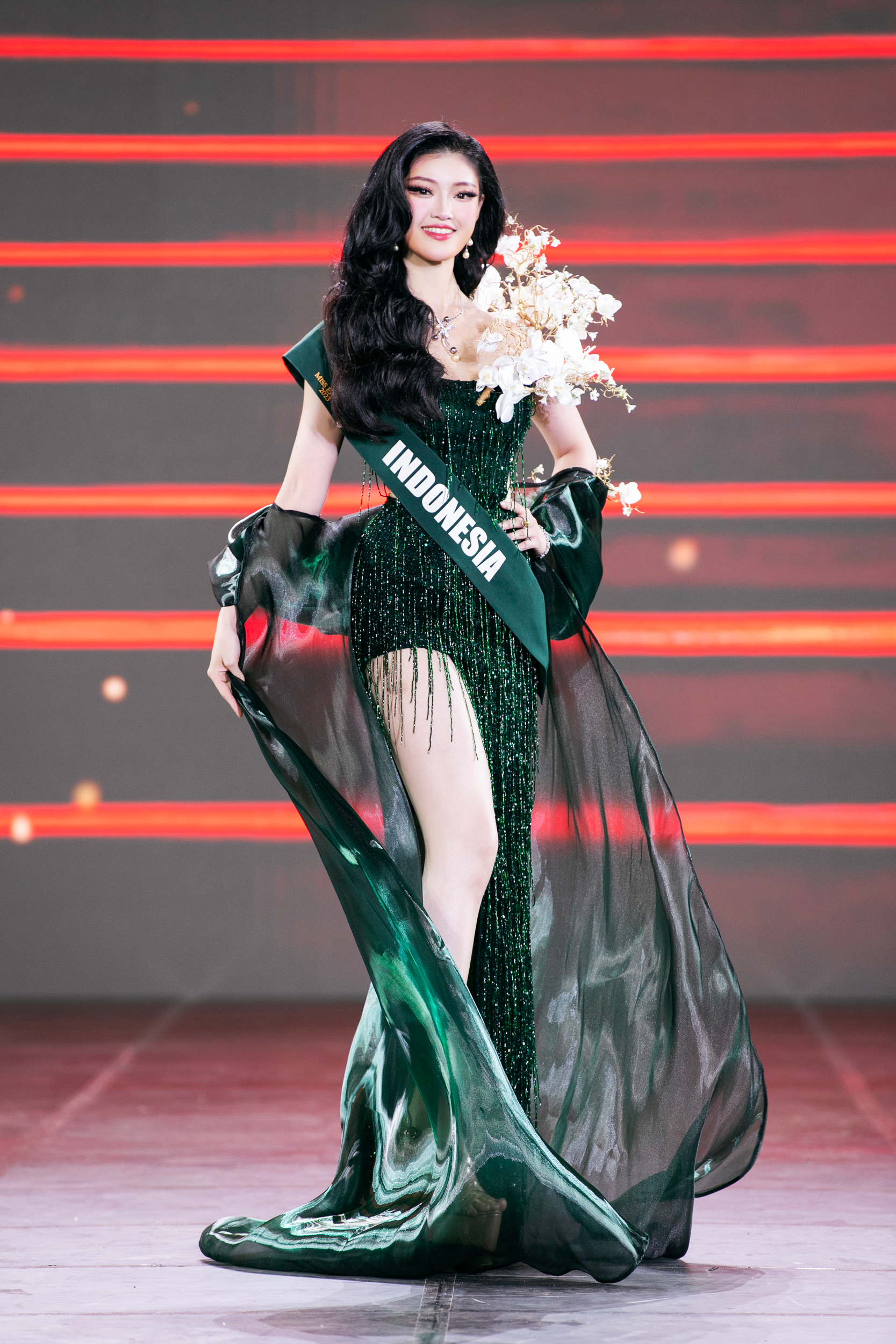 Top 8 Miss Earth 2023 lộ diện: Đại diện Việt Nam Đỗ Lan Anh được gọi t&ecirc;n - Ảnh 13.