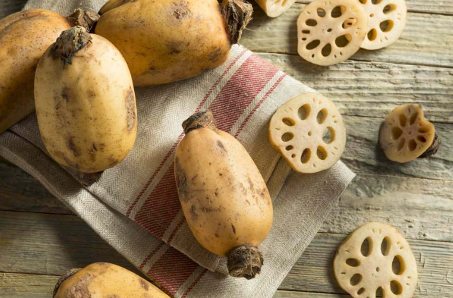 Loại củ "vua" ngo&agrave;i đen trong trắng ăn ngon lại dưỡng phổi, bổ m&aacute;u            - Ảnh 9.