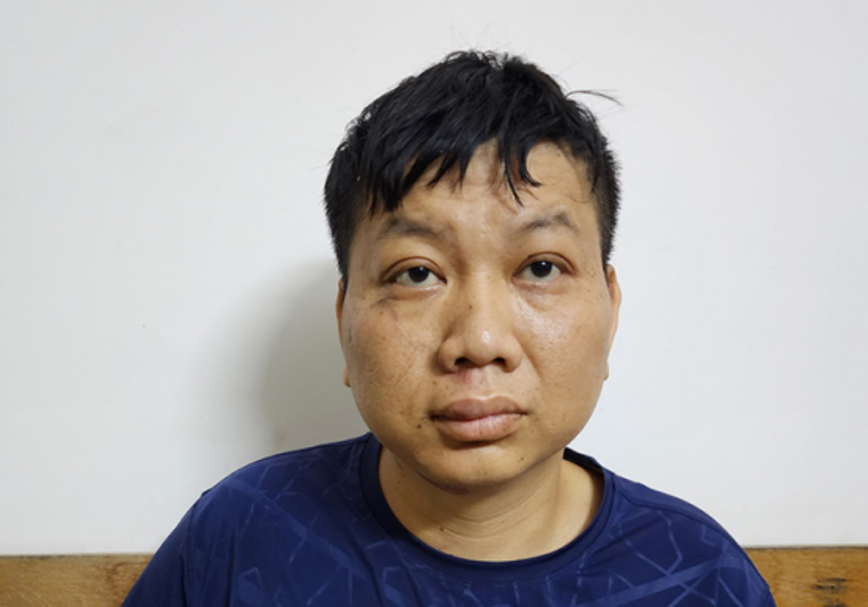 Xử l&yacute; đối tượng vi phạm nồng độ cồn v&agrave; d&ugrave;ng tay đ&aacute;nh v&agrave;o mặt cảnh s&aacute;t - Ảnh 1.