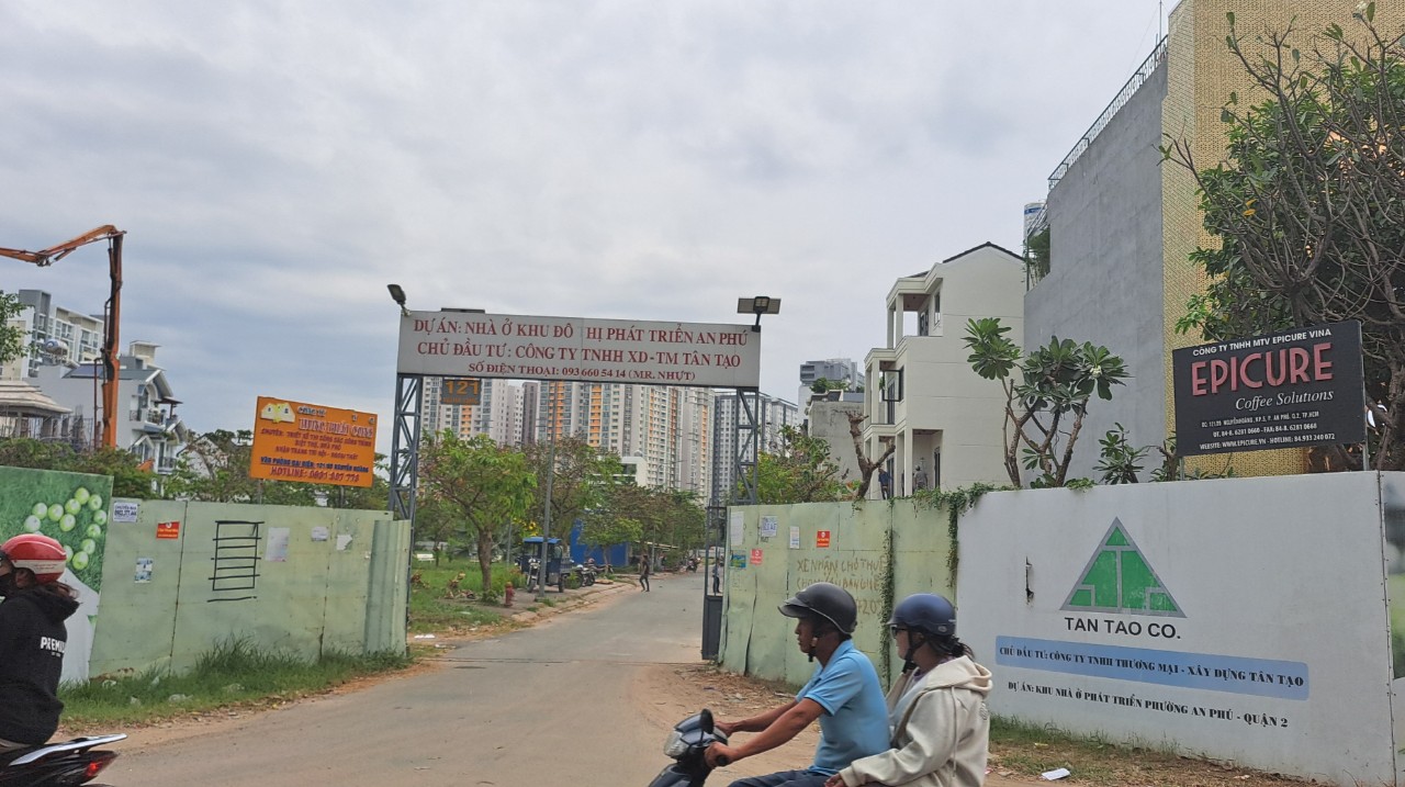 Đường đứt qu&atilde;ng, nhếch nh&aacute;ch trong hai khu đ&ocirc; thị ở TP.HCM - Ảnh 6.