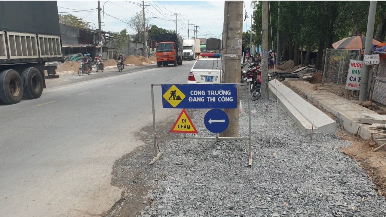 Xe tải va chạm xe m&aacute;y,  người đ&agrave;n &ocirc;ng bị c&aacute;n tử vong thương t&acirc;m - Ảnh 3.