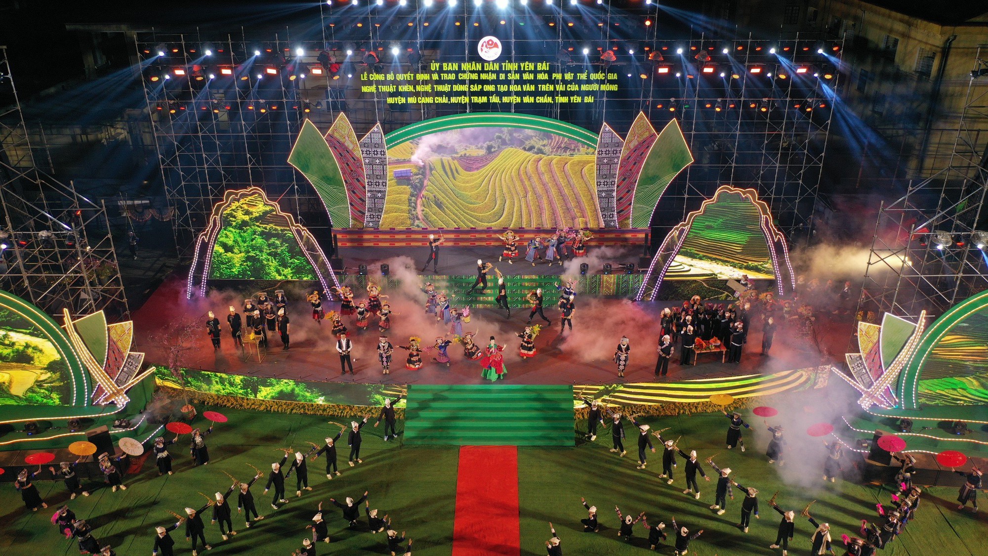 Y&ecirc;n B&aacute;i khai mạc Festival tr&igrave;nh diễn Kh&egrave;n M&ocirc;ng v&agrave; Lễ hội hoa Tớ D&agrave;y năm 2023 - Ảnh 2.