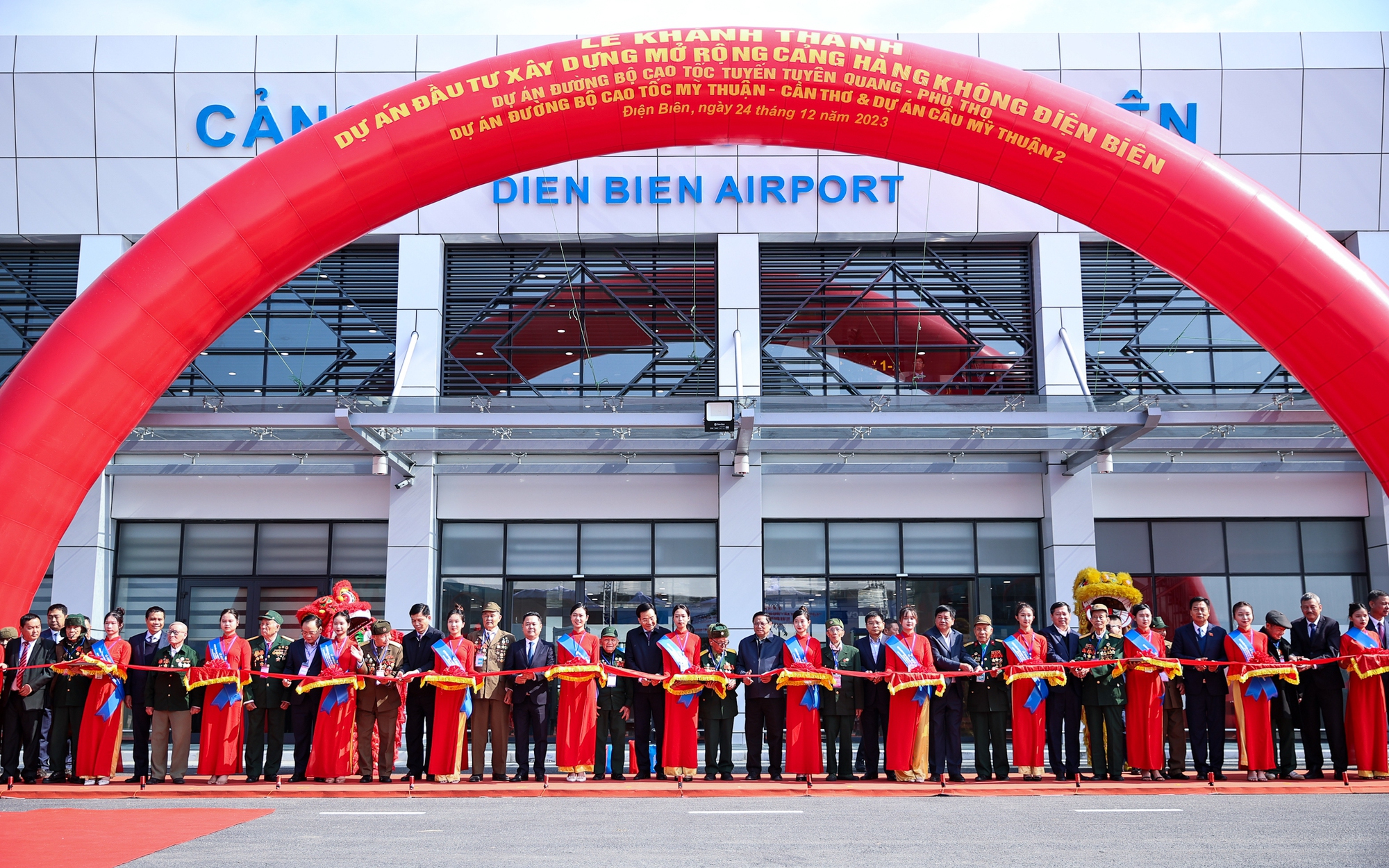 Bộ GTVT đồng loạt kh&aacute;nh th&agrave;nh bốn dự &aacute;n giao th&ocirc;ng lớn