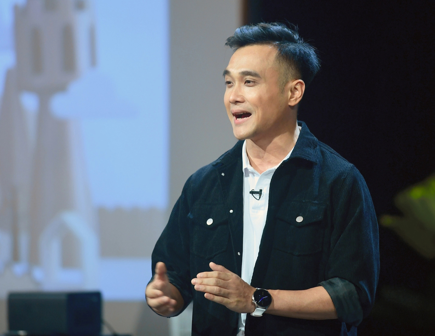 Shark Minh Beta r&uacute;t golden ticket đầu ti&ecirc;n, quyết gi&agrave;nh deal với Shark Tuệ L&acirc;m - Ảnh 1.