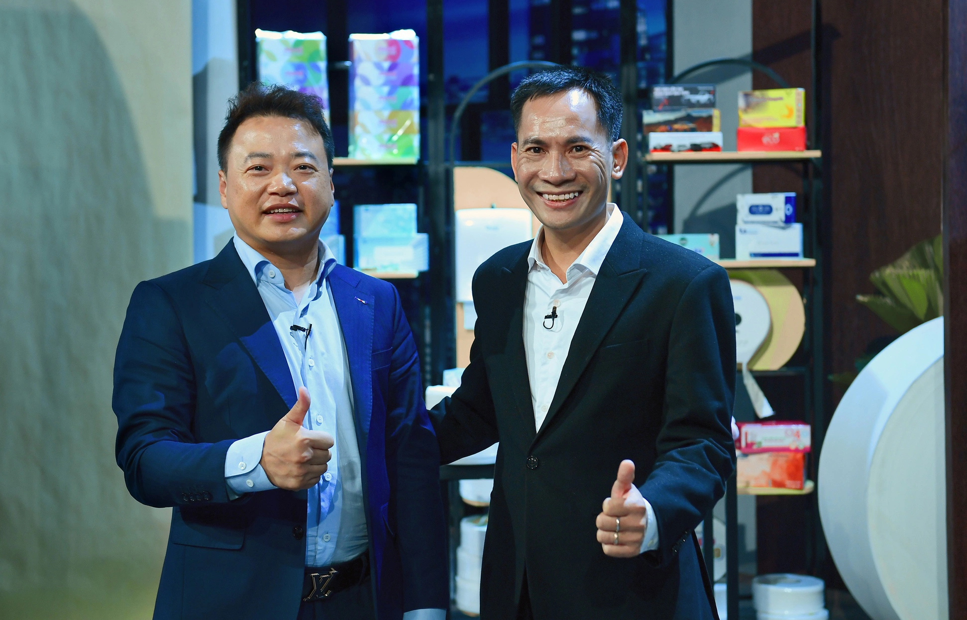 Thấy Shark H&ugrave;ng Anh chốt 1 triệu USD lấy 8% cổ phần, Shark B&igrave;nh vội v&agrave;ng gi&agrave;nh mối - Ảnh 4.