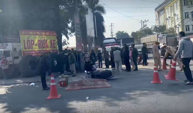 Hiện trường vụ tai nạn thương t&acirc;m.