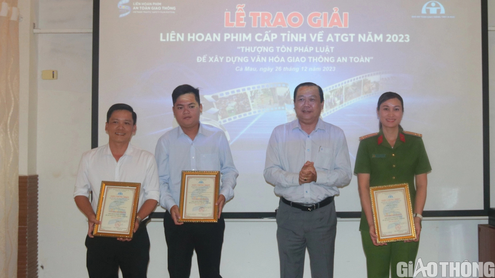 Cà Mau: 6 tác phẩm đạt giải liên hoan phim cấp tỉnh về ATGT - Ảnh 3. Cà Mau: 6 tác phẩm đạt giải liên hoan phim cấp tỉnh về ATGT - Ảnh 3.