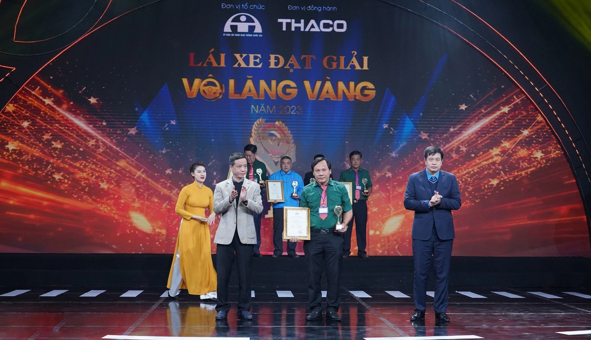 Gặp những b&aacute;c t&agrave;i V&ocirc; lăng v&agrave;ng - Ảnh 1.