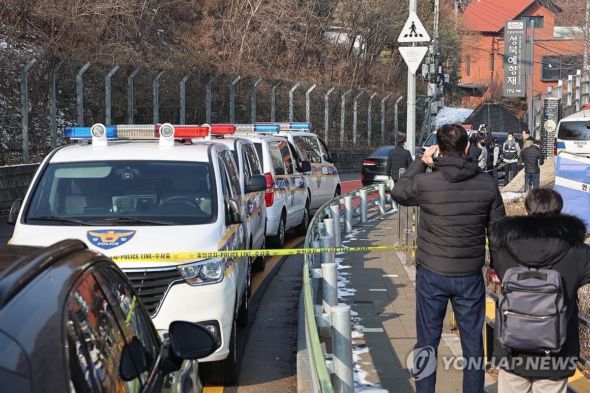 Ảnh đế Lee Sun Kyun qua đời, nghi vấn đốt than tự tử ngay sau loạt b&ecirc; bối ma tu&yacute; - Ảnh 5.