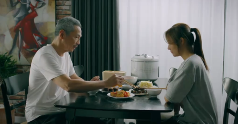 &Ocirc;ng Quảng mở l&ograve;ng t&acirc;m sự v&agrave; chăm s&oacute;c Dương.