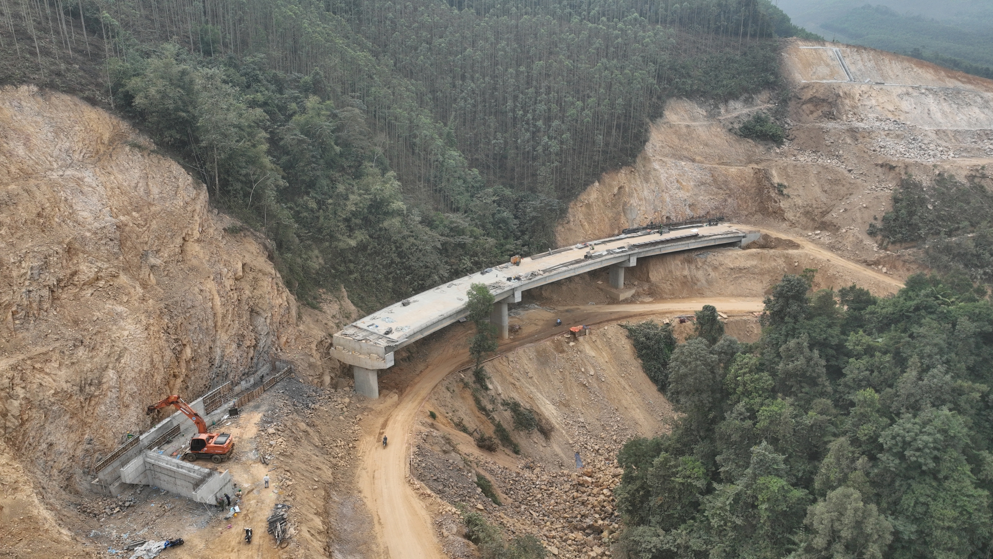 Dự &aacute;n đường nối Quảng Ninh - Lạng Sơn nỗ lực về đ&iacute;ch sớm- Ảnh 4.