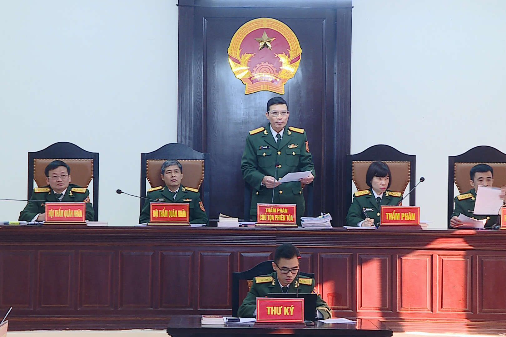 Tổng gi&aacute;m đốc Việt &Aacute; Phan Quốc Việt khai g&igrave; tại t&ograve;a &aacute;n qu&acirc;n sự? - Ảnh 1.