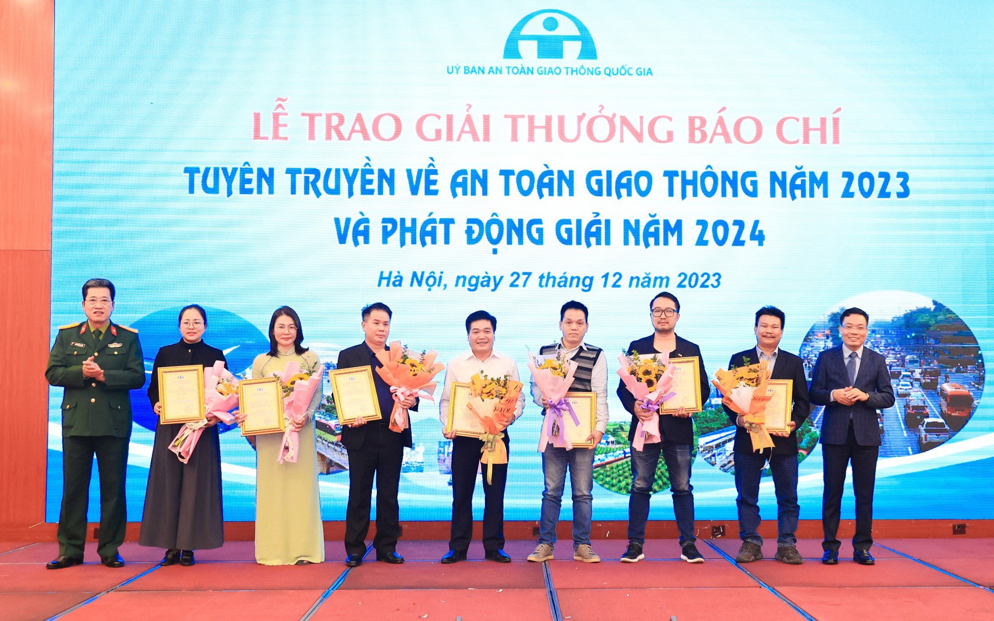 B&aacute;o Giao th&ocirc;ng đoạt nhiều giải tuy&ecirc;n truyền về An to&agrave;n giao th&ocirc;ng năm 2023 - Ảnh 4.