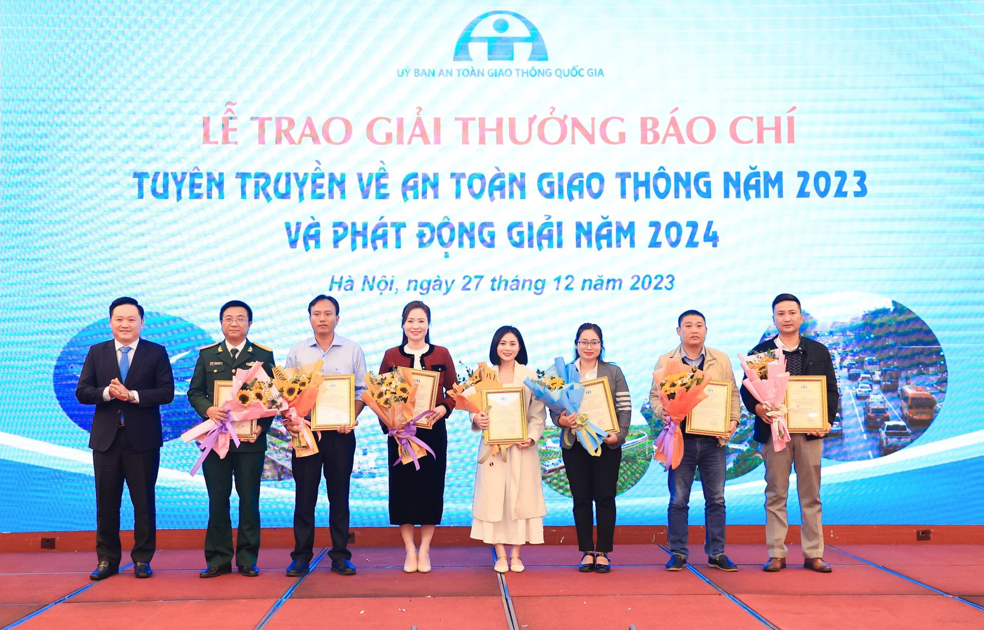 B&aacute;o Giao th&ocirc;ng đoạt nhiều giải tuy&ecirc;n truyền về An to&agrave;n giao th&ocirc;ng năm 2023 - Ảnh 3.