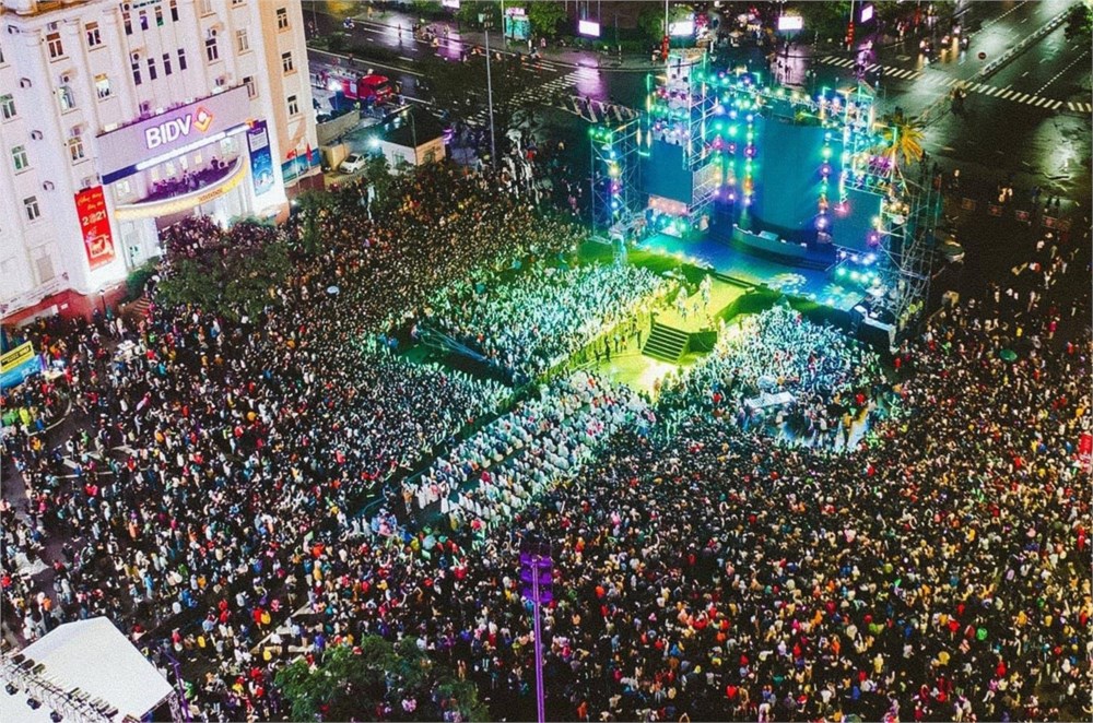 Countdown 2024 tổ chức ở đ&acirc;u, c&oacute; những ca sĩ n&agrave;o? - Ảnh 4.