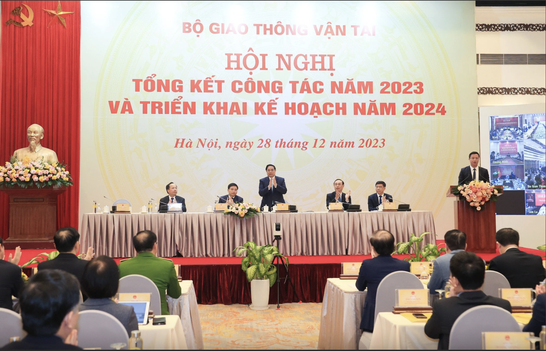 Thành tích của ngành GTVT mở ra cánh cửa mới cho sự phát triển của đất nước - Ảnh 1. Thành tích của ngành GTVT mở ra cánh cửa mới cho sự phát triển của đất nước - Ảnh 1.