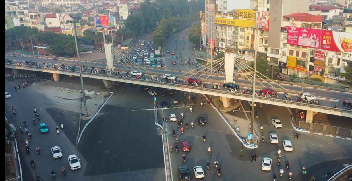 Tổ chức lại giao th&ocirc;ng sau mở rộng n&uacute;t giao Ng&atilde; Tư Sở từ ng&agrave;y mai - Ảnh 1.