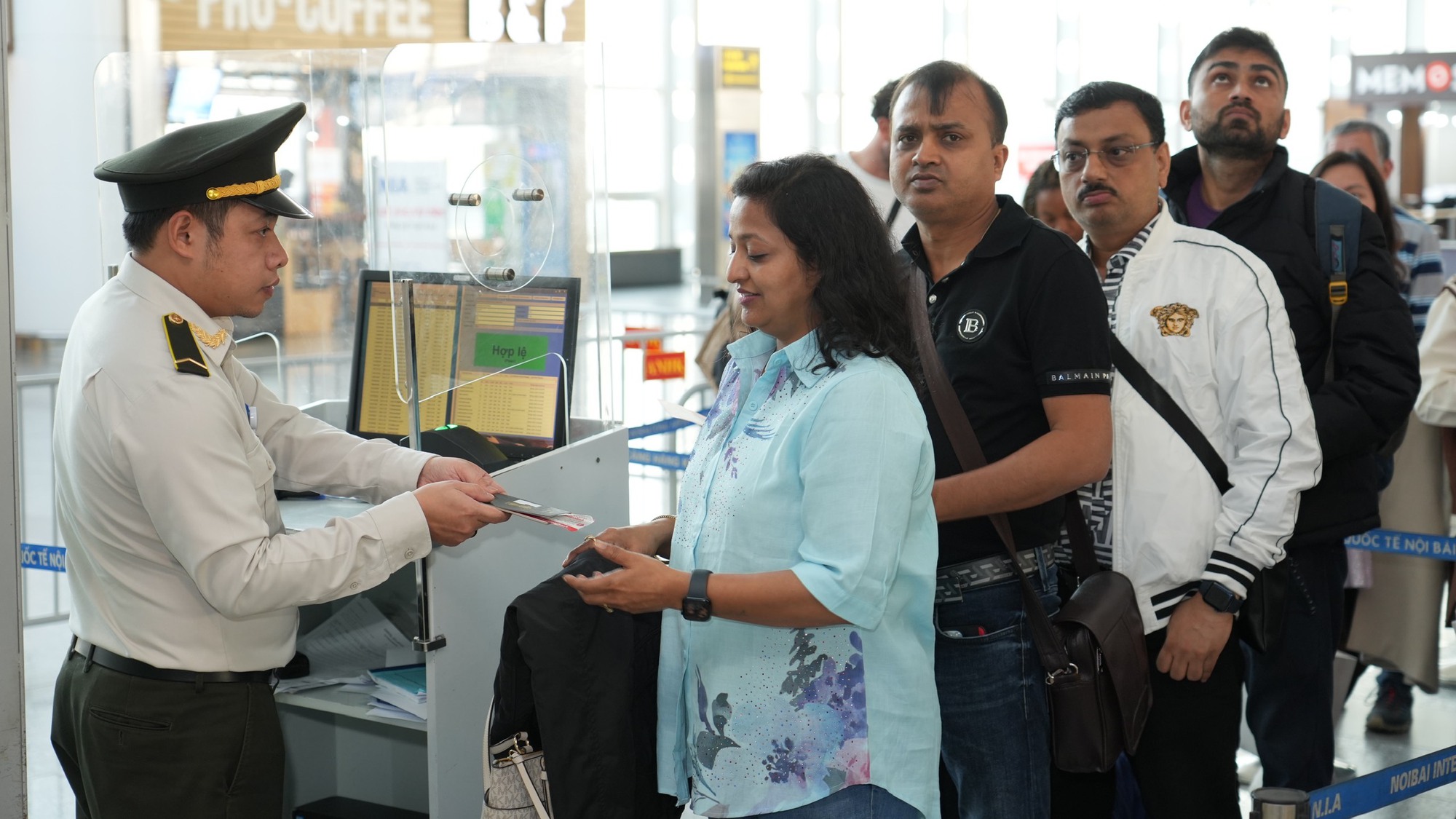 Ng&agrave;y cao điểm Tết Dương lịch, s&acirc;n bay Nội B&agrave;i dự đ&oacute;n hơn 85 ngh&igrave;n kh&aacute;ch  - Ảnh 3.