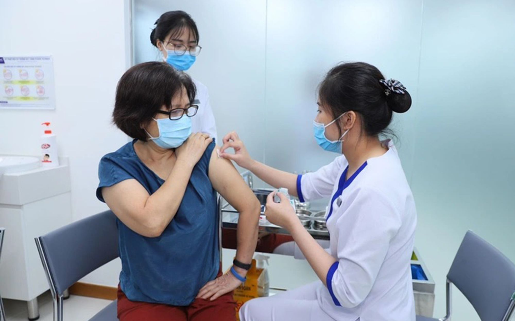 Nguy cơ tử vong nếu c&ugrave;ng l&uacute;c mắc Covid-19 v&agrave; c&uacute;m- Ảnh 1.