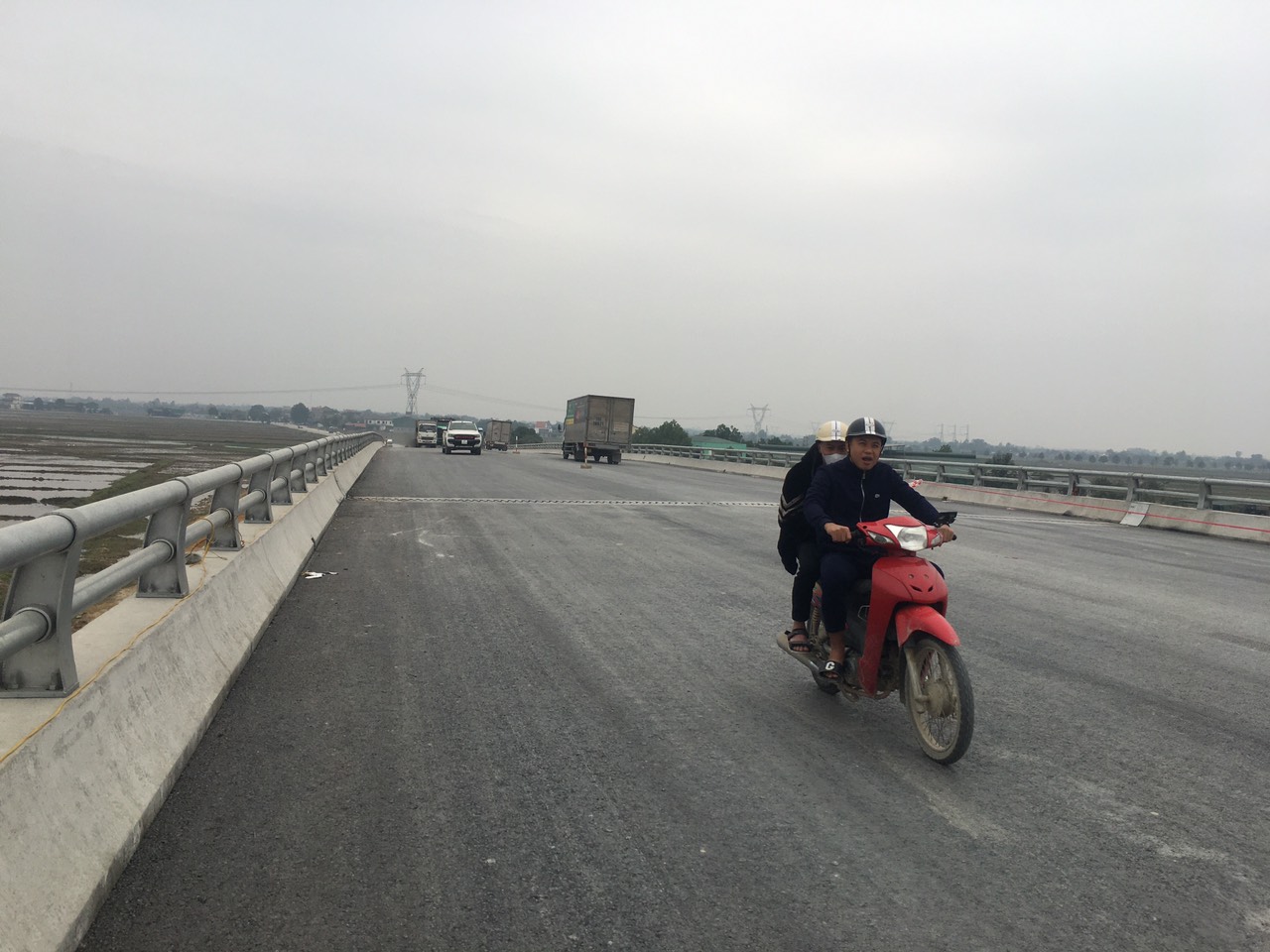 Cầu vượt quốc lộ 8 tại dự &aacute;n cao tốc Bắc &ndash; Nam đoạn Diễn Ch&acirc;u &ndash; B&atilde;i Vọt th&ocirc;ng xe - Ảnh 2.