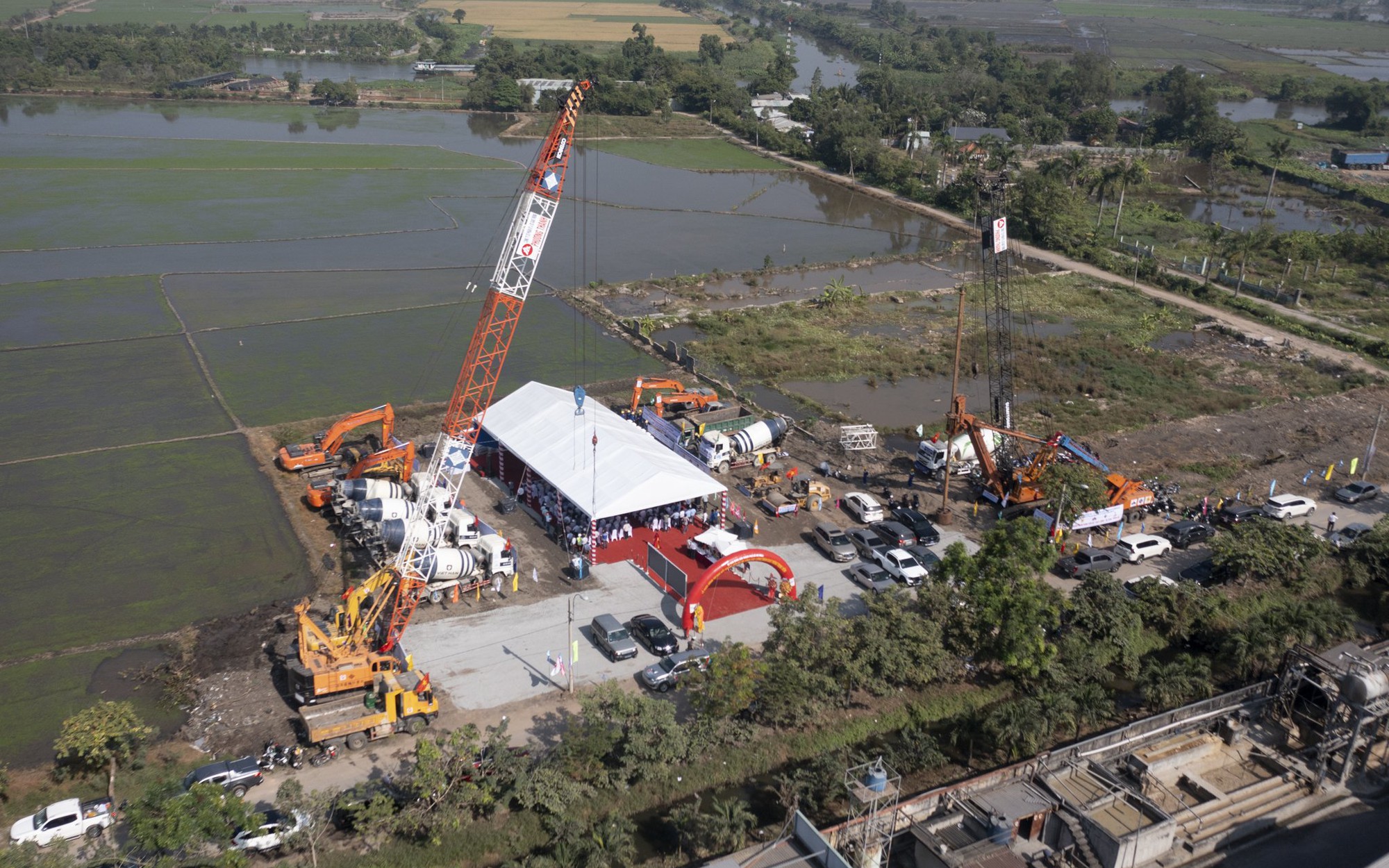 5 dự &aacute;n trọng điểm ở TP.HCM thi c&ocirc;ng xuy&ecirc;n Tết