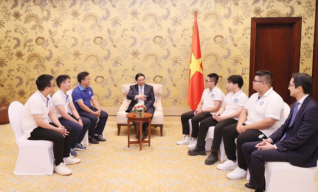 Thủ tướng: UAE c&oacute; thể hợp t&aacute;c ph&aacute;t triển đ&ocirc; thị cảng với Việt Nam  - Ảnh 5.